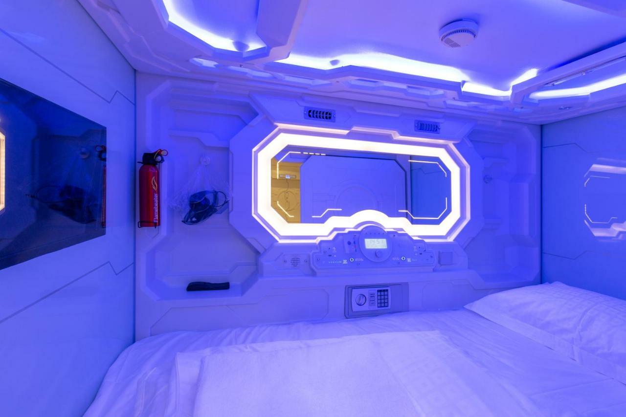 Spacehotel Карлсруе Екстериор снимка