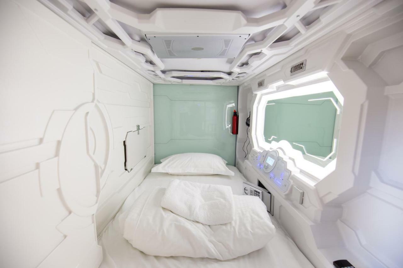 Spacehotel Карлсруе Екстериор снимка