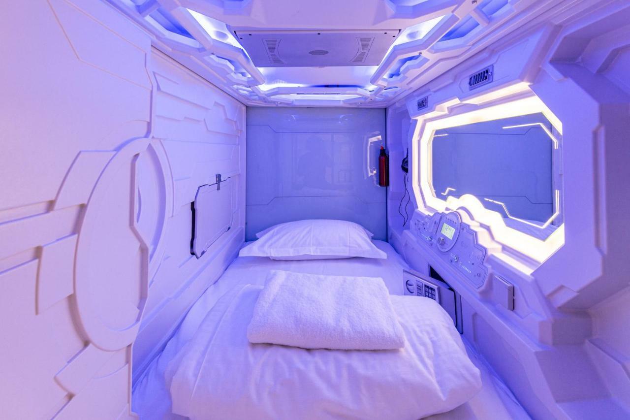Spacehotel Карлсруе Екстериор снимка